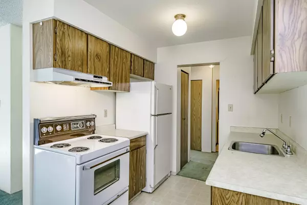 Richmond, BC V7C 3K8,6651 Lynas LN #208