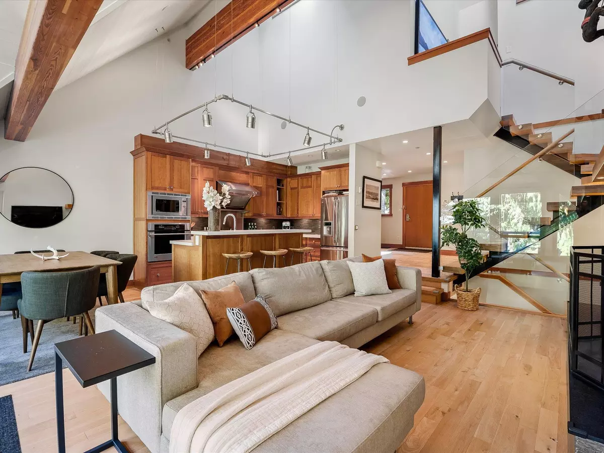 Whistler, BC V0N 1B4,4700 Glacier DR #15