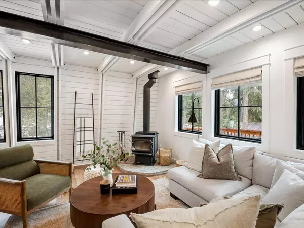 Whistler, BC V8E 0G5,9511 Emerald DR