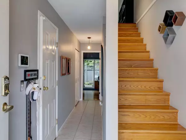 Sechelt, BC V0N 3A3,5761 Wharf AVE #42