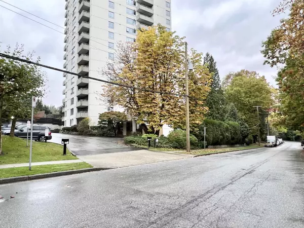 Burnaby, BC V5H 1K2,4160 Sardis ST #302