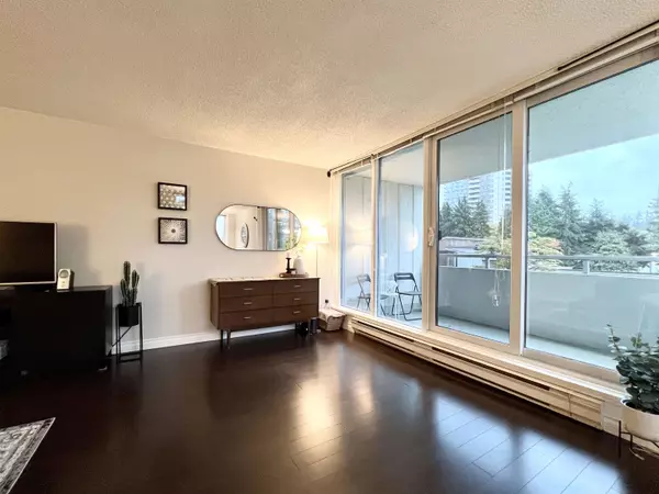 Burnaby, BC V5H 1K2,4160 Sardis ST #302