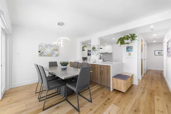 Vancouver, BC V6B 5Z3,238 Alvin Narod Mews #903