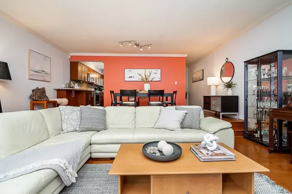 North Vancouver, BC V7R 4H8,3300 Capilano RD #136