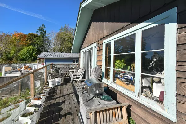 Sechelt, BC V7Z 0M1,6242 Sunshine Coast HWY