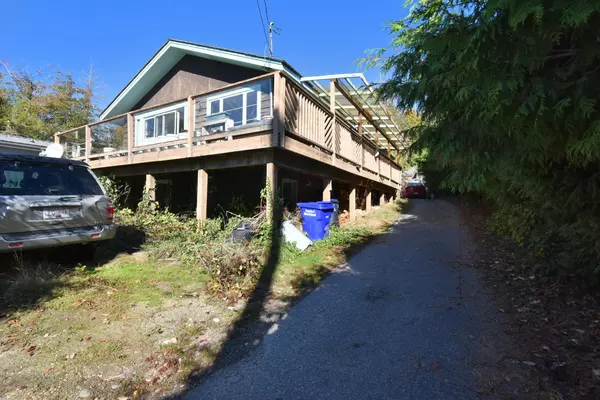 Sechelt, BC V7Z 0M1,6242 Sunshine Coast HWY