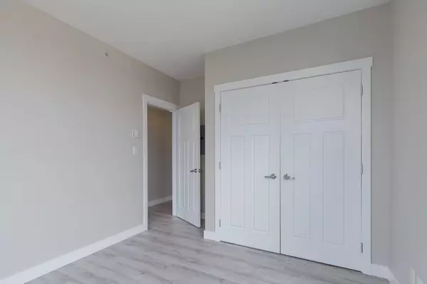 Coquitlam, BC V3B 0C4,2968 Glen DR #805