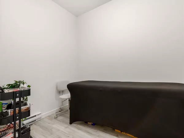 Coquitlam, BC V3J 0K1,621 Regan AVE #309