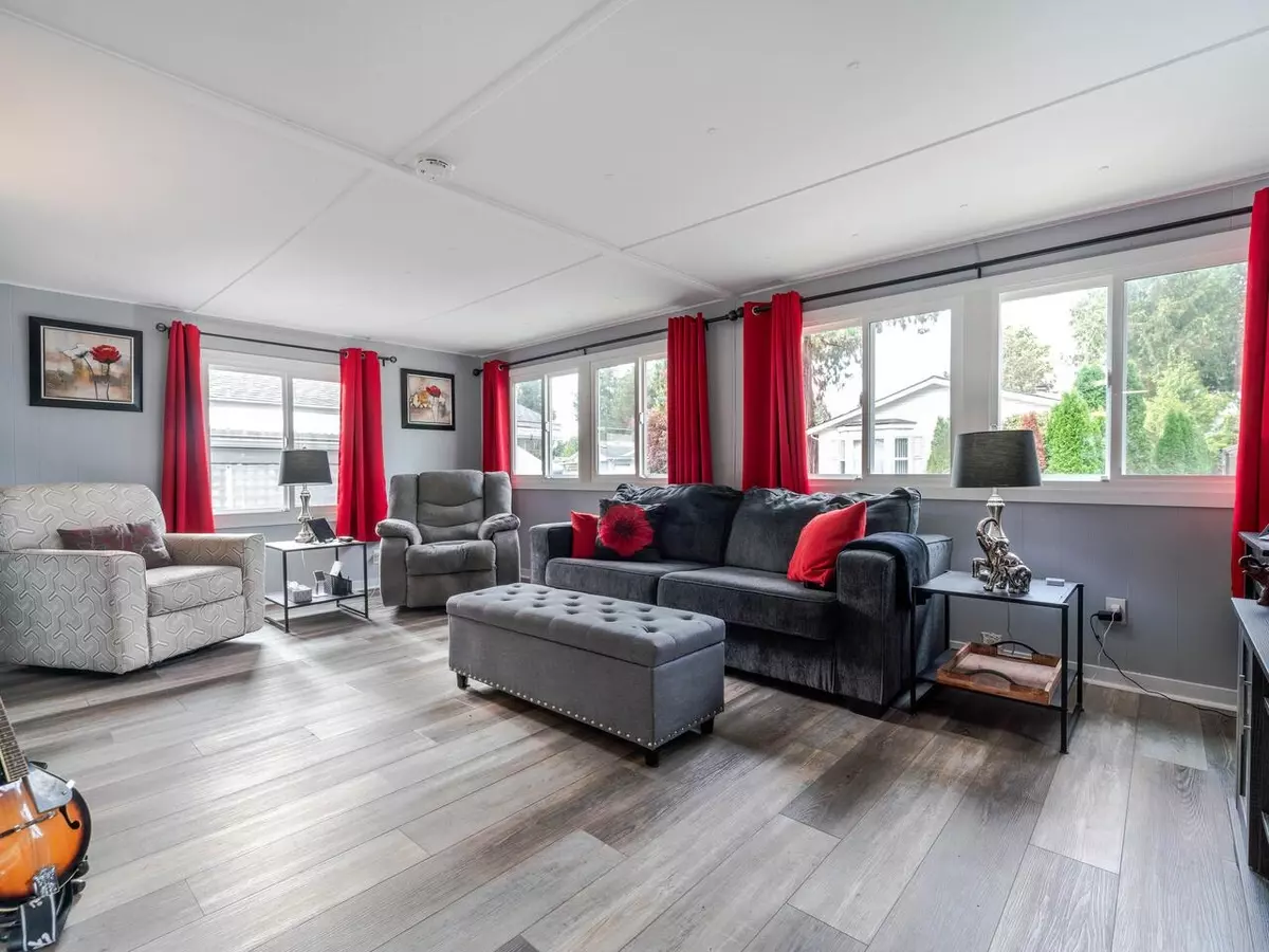 West Vancouver, BC V7P 1C7,286 Tyee DR
