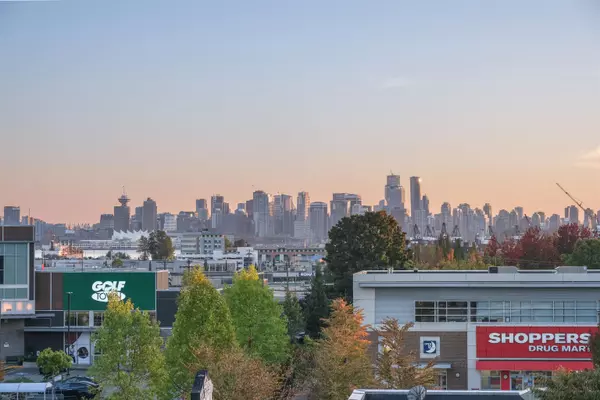 North Vancouver, BC V7P 1M5,857 W 15 ST #404