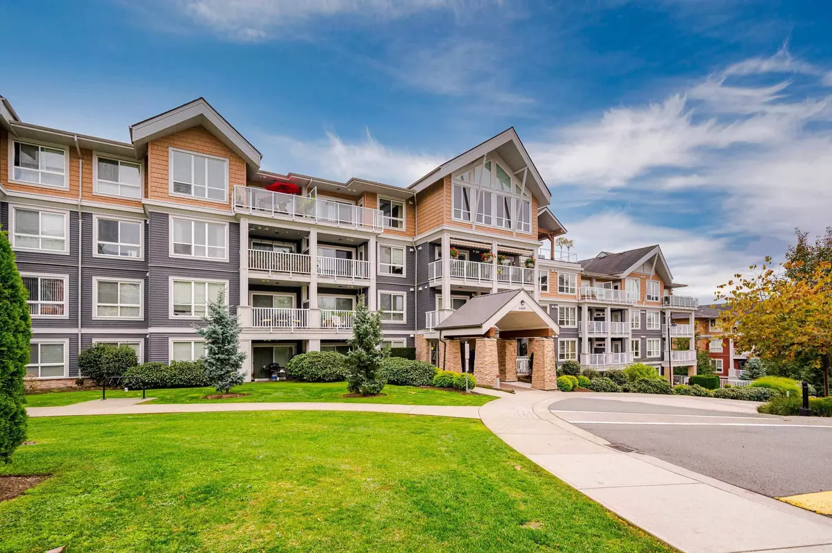 Surrey, BC V4N 6J8,6460 194 ST #409