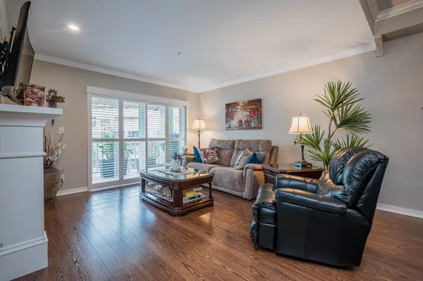 Surrey, BC V4N 6J8,6460 194 ST #409