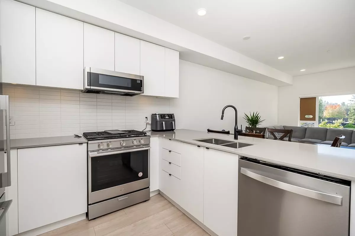 Port Coquitlam, BC V3C 1V3,2345 Rindall AVE #311