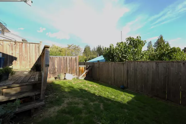 Gibsons, BC V0N 1V9,765 School RD #8