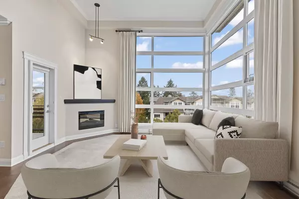 Surrey, BC V4A 1V3,15310 17a AVE #401