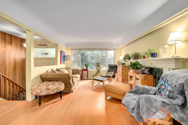 Coquitlam, BC V3J 3E7,1019 Grover AVE