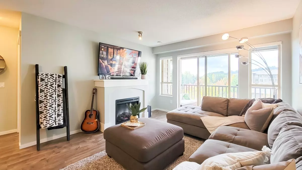 Coquitlam, BC V3E 0B5,3132 Dayanee Springs BLVD #408