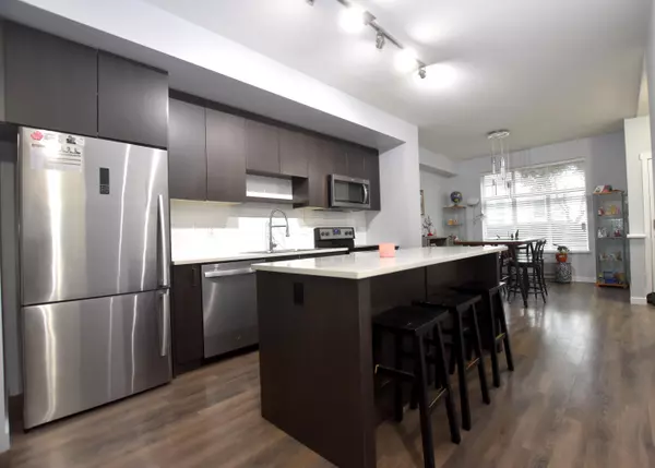 Surrey, BC V3W 1H9,13636 81a AVE ##12