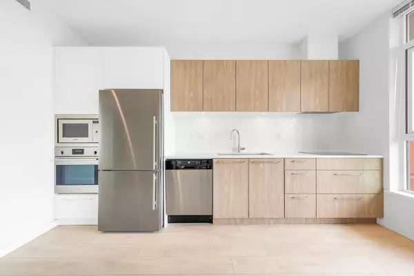 Coquitlam, BC V3J 0H9,691 North RD #2106