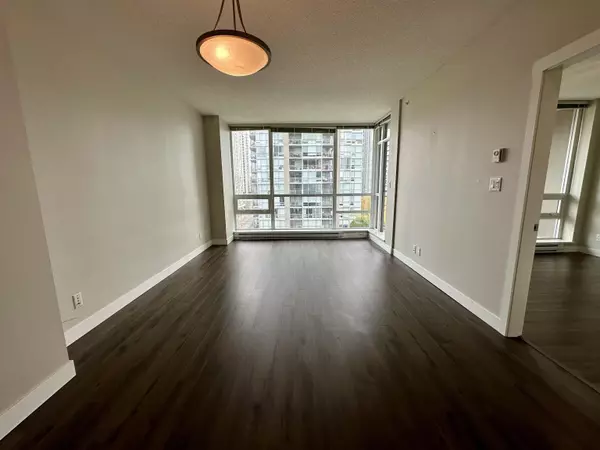 Coquitlam, BC V3B 0C4,2968 Glen DR #1006