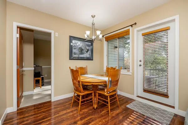 Maple Ridge, BC V2X 6P6,11887 Burnett ST #207