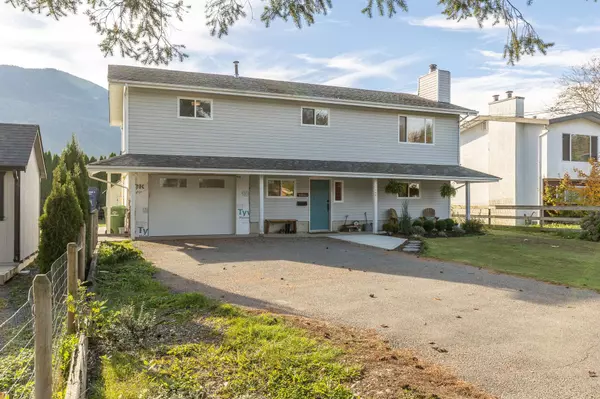 Yarrow, BC V2R 5C4,42490 Walnut AVE