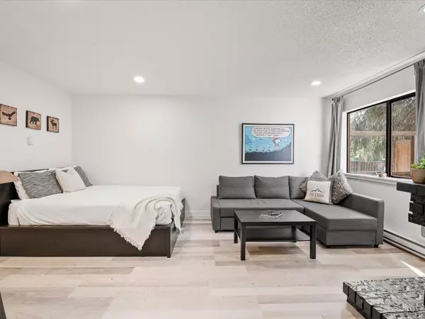 Whistler, BC V8E 0N4,2129 Lake Placid RD #105 A/B