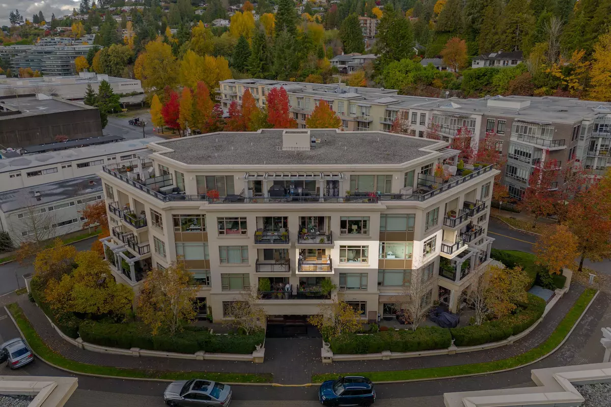 West Vancouver, BC V7T 0A2,533 Waters Edge CRES #303