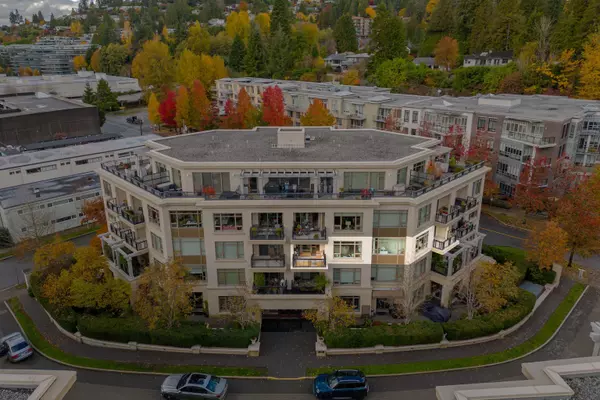 533 Waters Edge CRES #303,  West Vancouver,  BC V7T 0A2