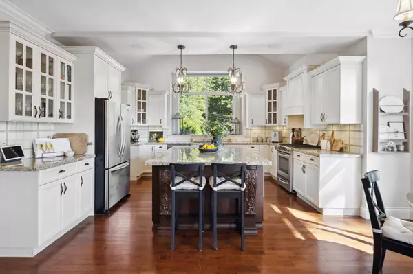 410 Hycroft ST, Port Moody, BC V3H 5M7