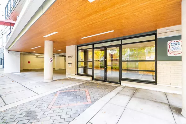 Surrey, BC V3T 4E6,13925 Fraser HWY #109