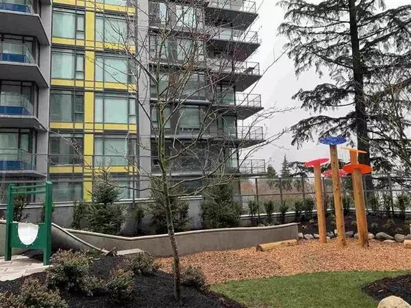 Burnaby, BC V5A 4Y8,8940 University CRES #603