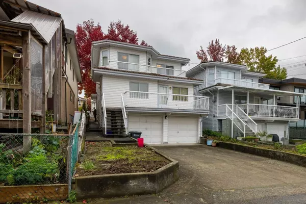 Burnaby, BC V5C 3C1,4142 Parker ST