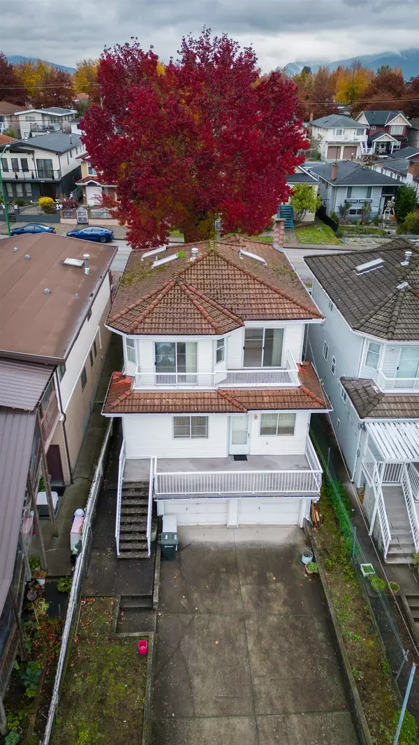 Burnaby, BC V5C 3C1,4142 Parker ST