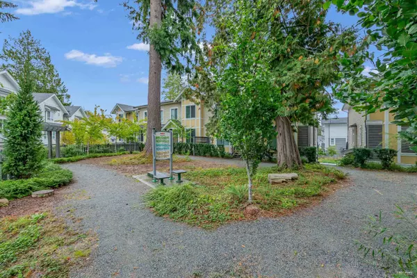 Surrey, BC V4N 6S7,9718 161a ST #147