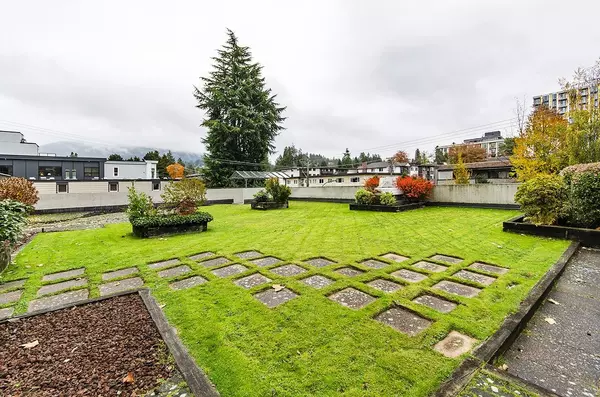 North Vancouver, BC V7L 4N9,150 E 15th ST #402