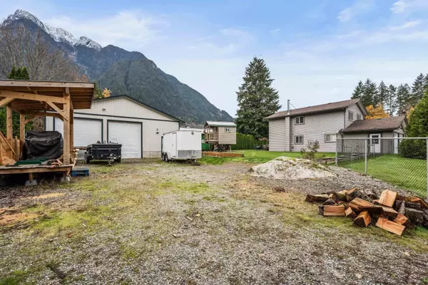 Hope, BC V0X 1L1,65622 Birchtrees DR