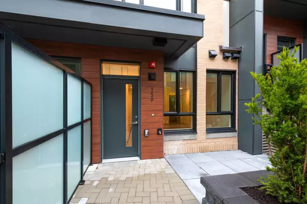 North Vancouver, BC V7P 1Y2,2035 Glenaire DR #159