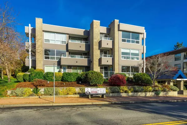 White Rock, BC V4B 1E4,15717 Marine DR #104