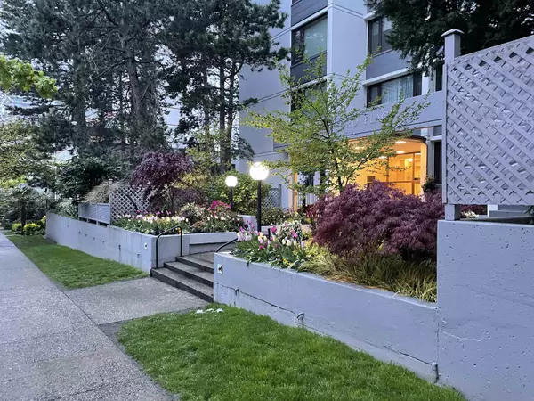 Vancouver, BC V6G 2X7,1725 Pendrell ST #201