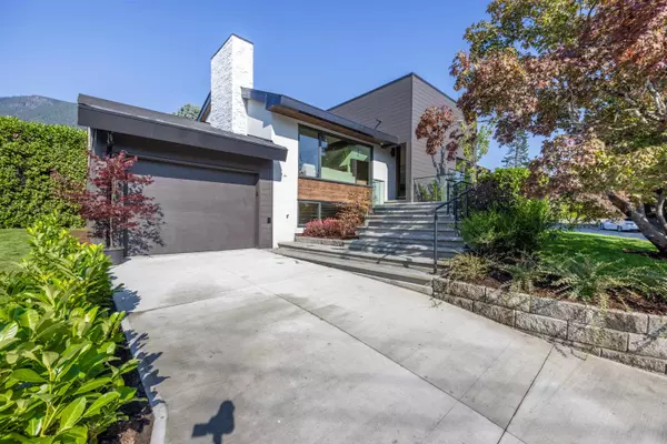 North Vancouver, BC V7R 3S1,4436 Derby PL