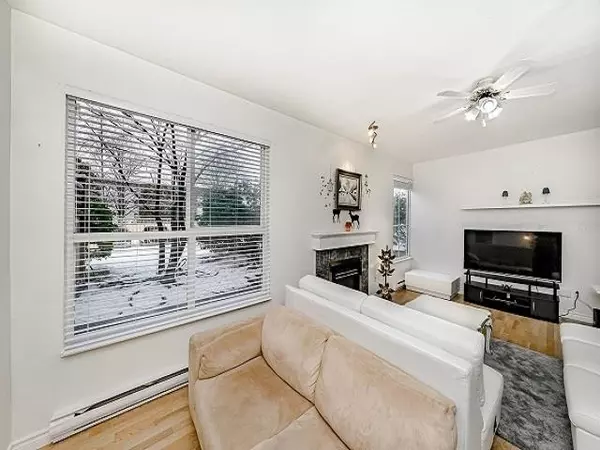 Surrey, BC V3R 0T1,14981 101a AVE #106