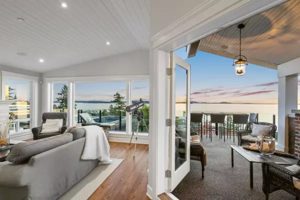 White Rock, BC V4B 2E2,14820 Roper AVE