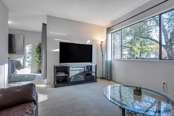 Coquitlam, BC V3C 4H9,2905 Norman AVE #77