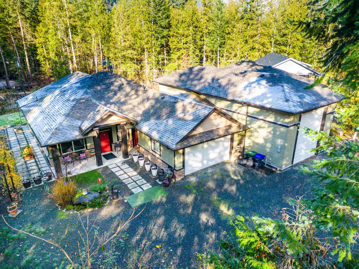 Hope, BC V0X 1L2,19405 Silverhope RD