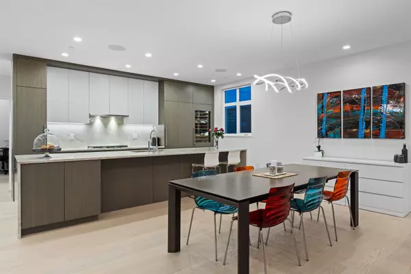 West Vancouver, BC V7T 1J1,572 Arthur Erickson PL