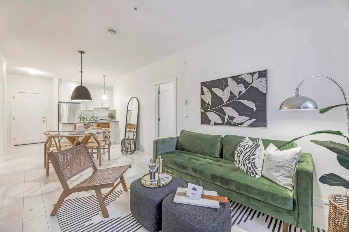 Langley, BC V2Y 0Y5,20829 77a AVE #109