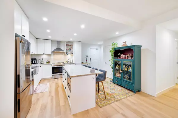 Langley, BC V2Y 3K5,20487 65 AVE #B401