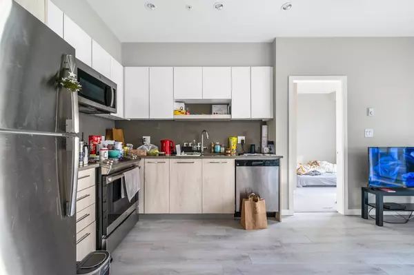 Surrey, BC V3T 0L9,13768 108 AVE #316