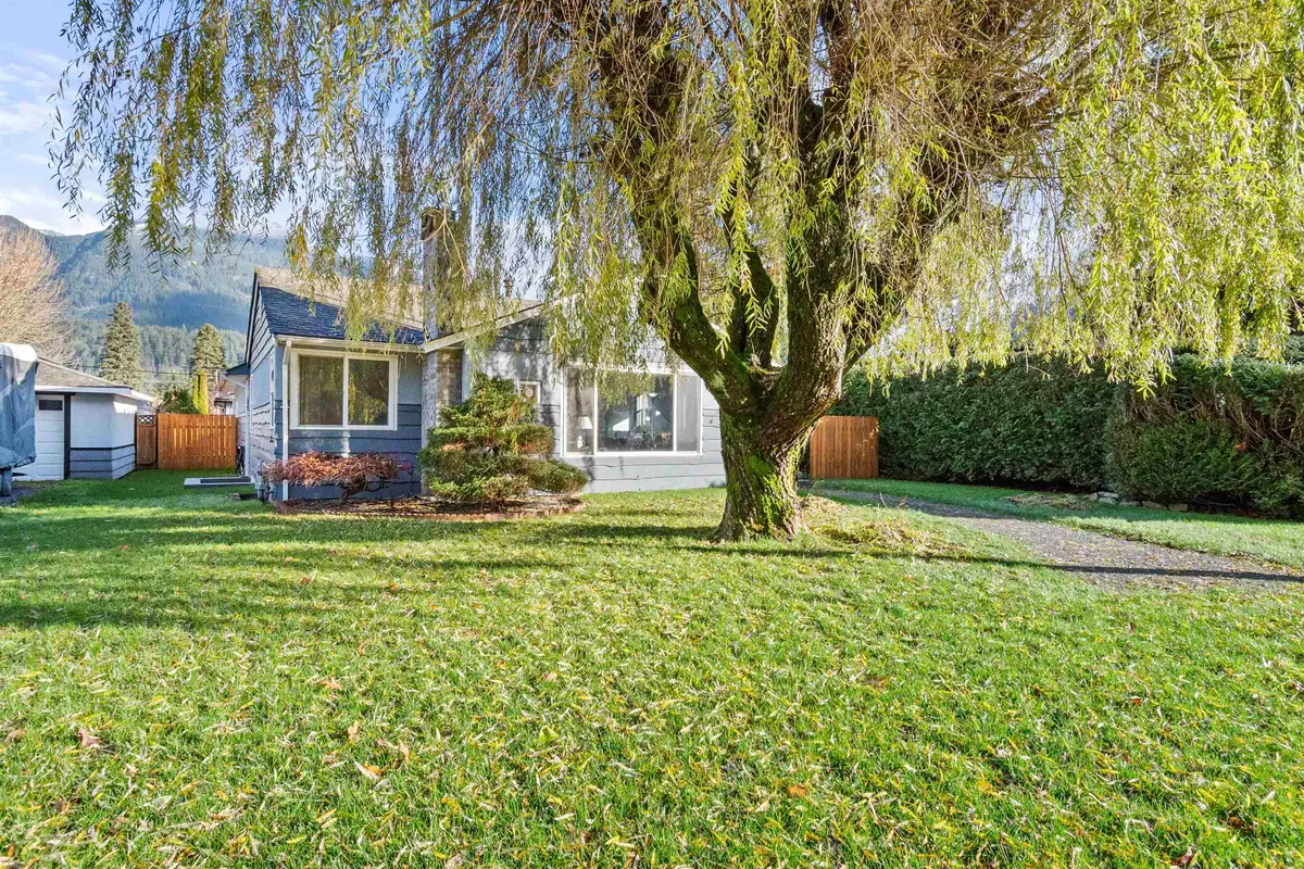 Hope, BC V0X 1L0,595 3rd AVE